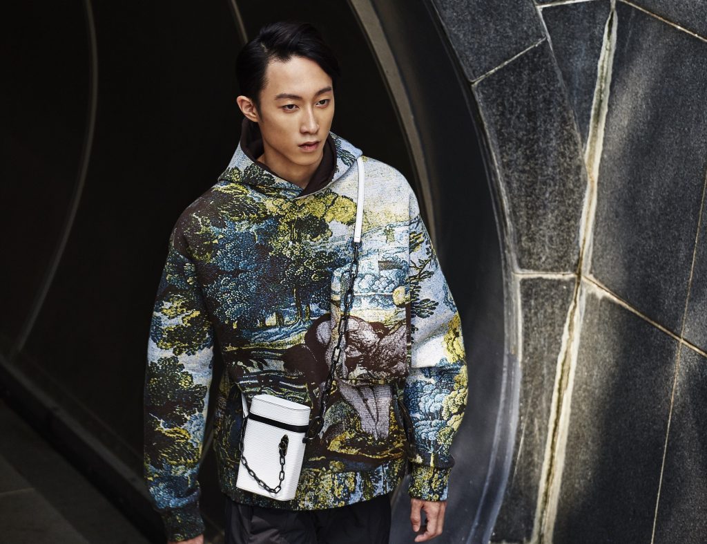 Fashion Sensation: Art of Travel Fashion Sensation: Art of Travel