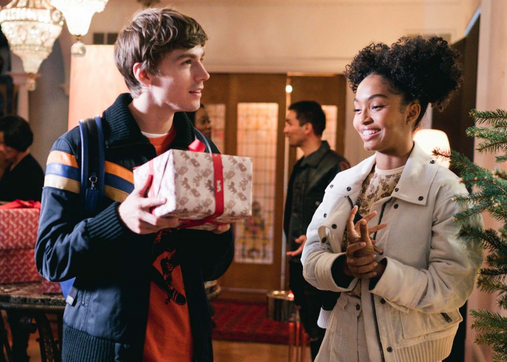 Coach unveils its 2019 holiday campaign Coach unveils its 2019 holiday campaign