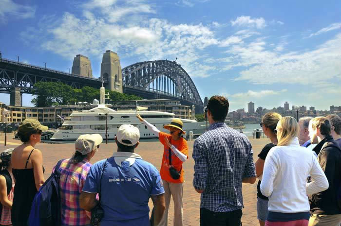 tour-guide