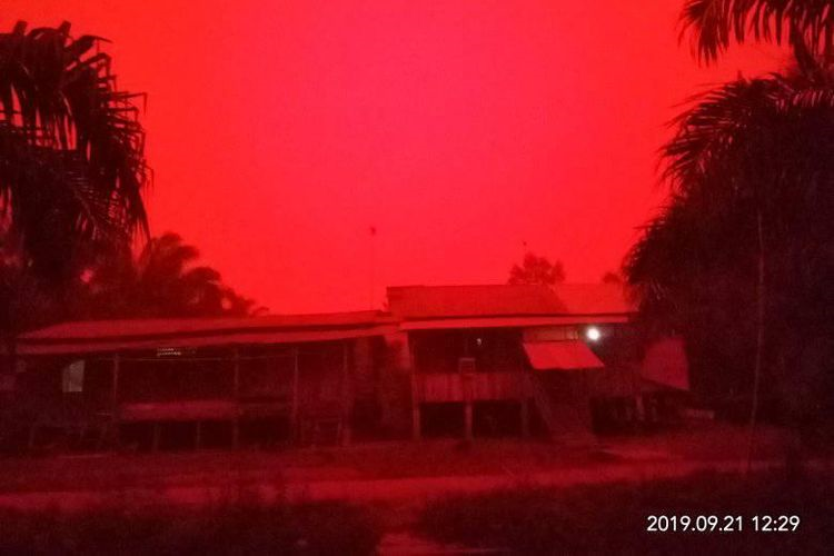 langit merah jambi
