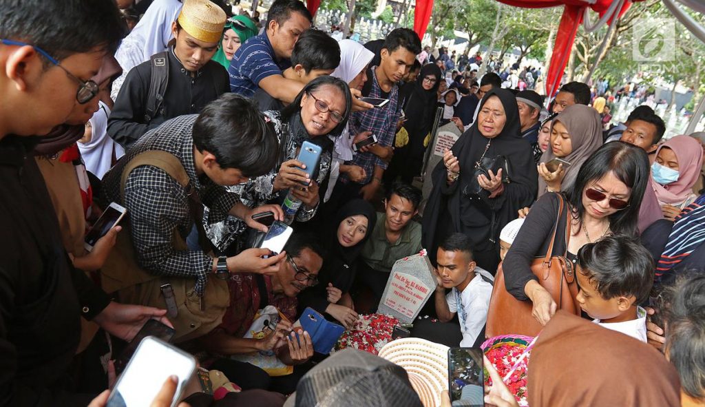 selfie di pemakaman