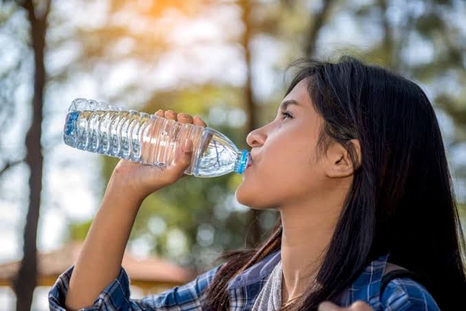 Mengobati Serangan Jantung Dengan Kebiasaan Minum Air Panas