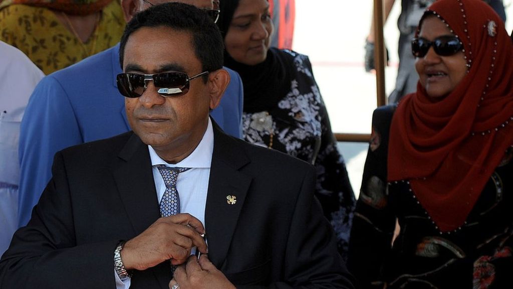Maldives president faces 'removal plot', BBC learns - BBC News
