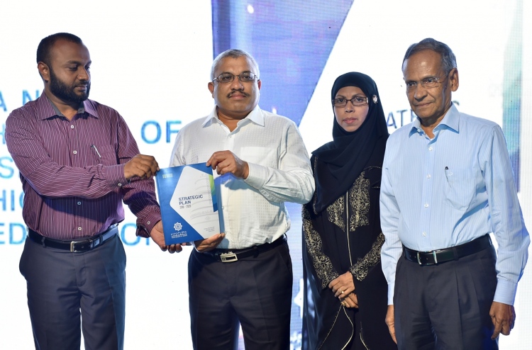 Islamic University ge aa imaaraatheh elhumah bimeh hama jassa dheynan: naibu raees