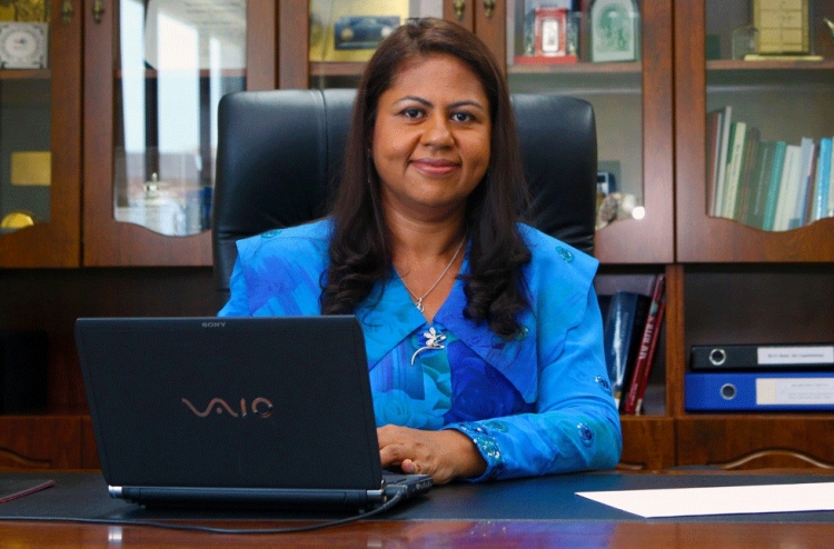 Raajje dhookoh dhaakah noolhen, filumuge visnumeh neiy: Governor