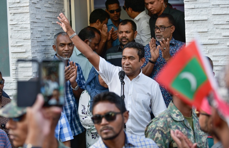 Riyaasee candidatun ge deposit 100,000 rufiya ah bodu koffi