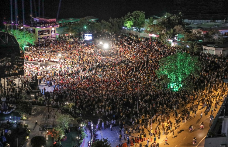 "Minivan kamuge" hindhukolheh, mulhi than furaalee!