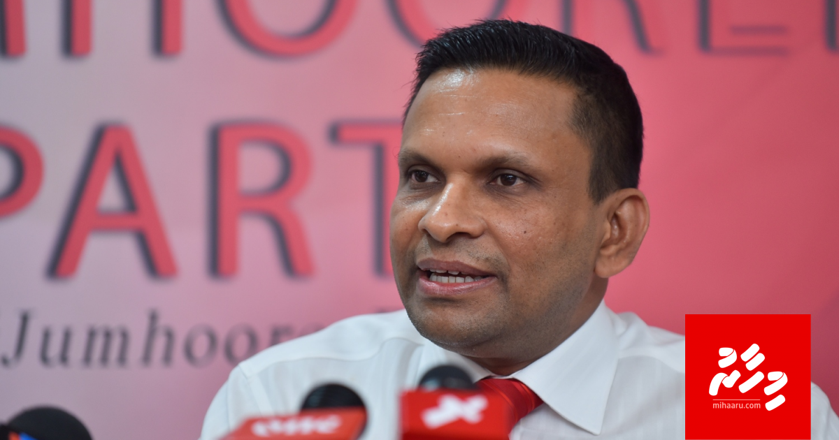 Adheeb ge DNA fenumun, Nazim ge kureege hukumah asaru kuraane: Dhaulaiy