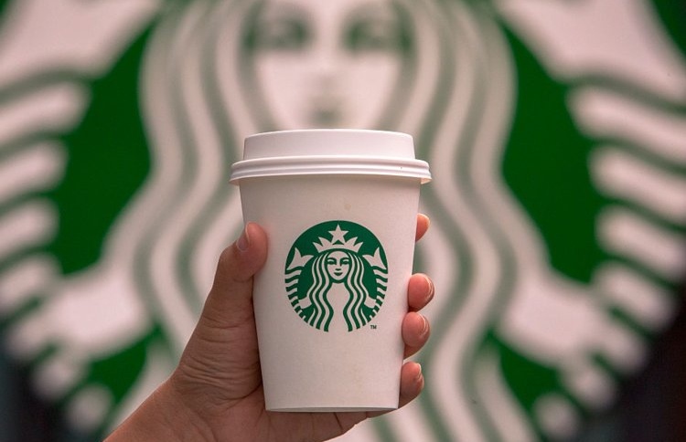 Starbucks "adu neevey" customerunna eku