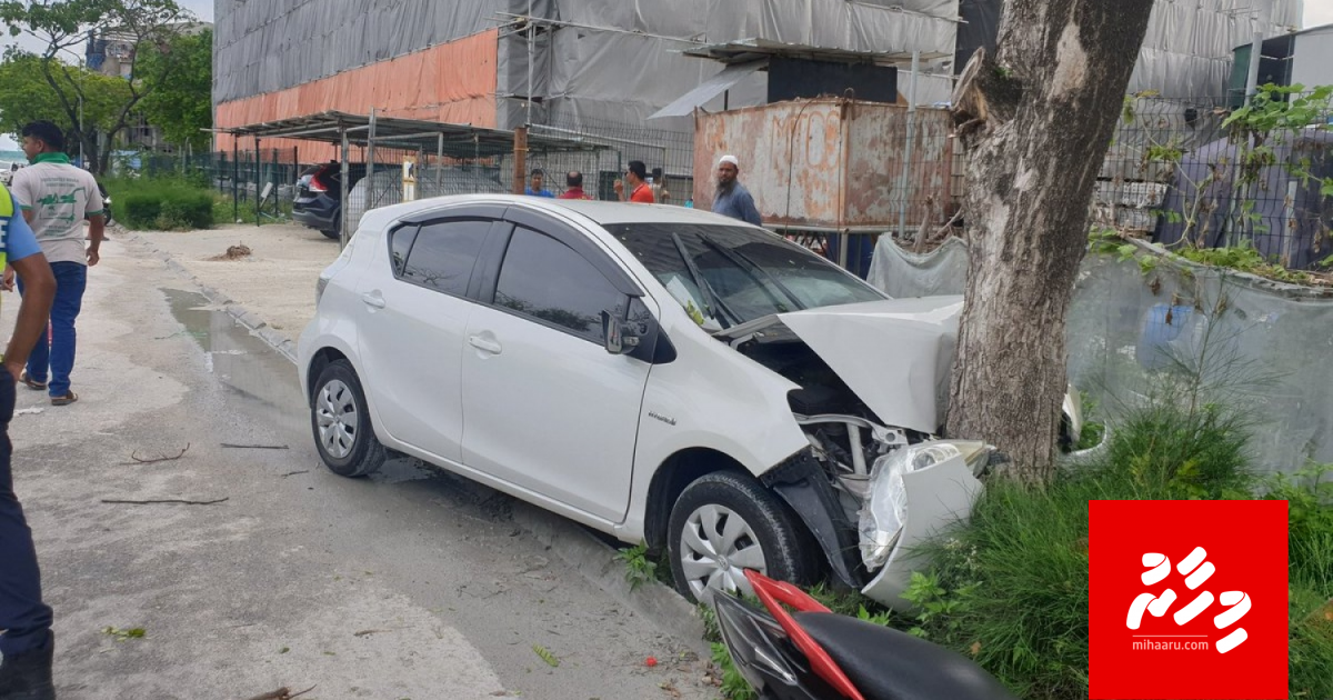 Drivarah nidhigen nurakkaatheri accidenteh