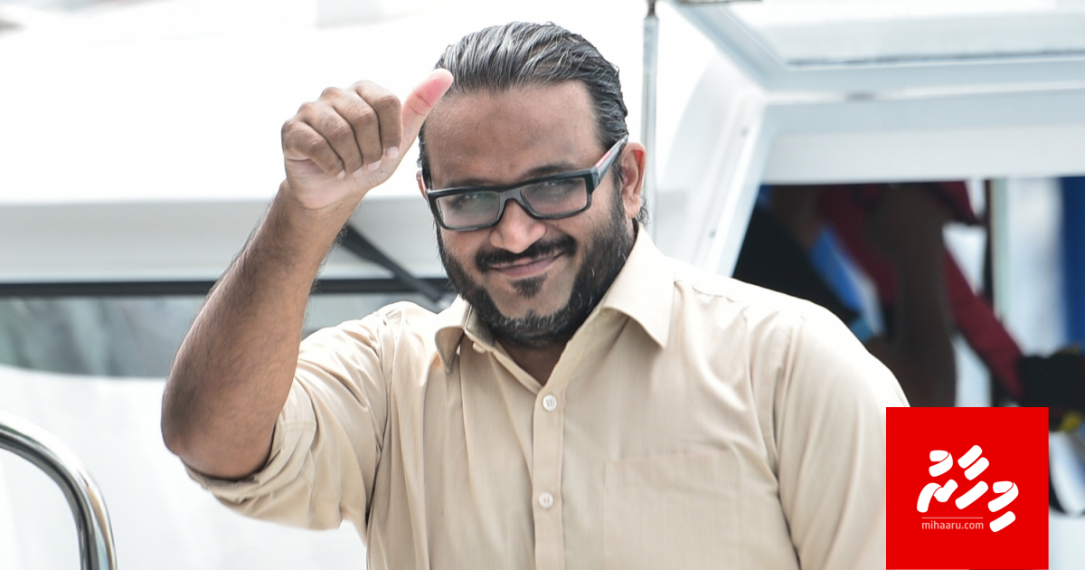 Kulliakah Adeeb "minivan"! Mi ee kihineh vaa kameh?