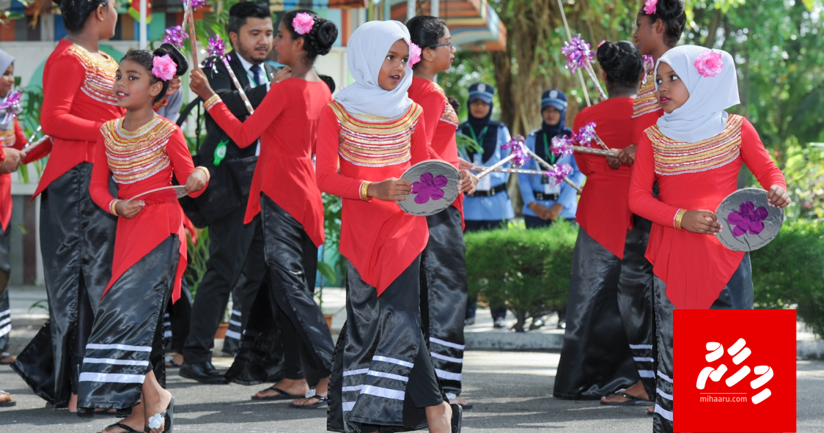 Kudakudhinnah rakkaatherikamaai himaayathuge dhoreh hulhuvijje