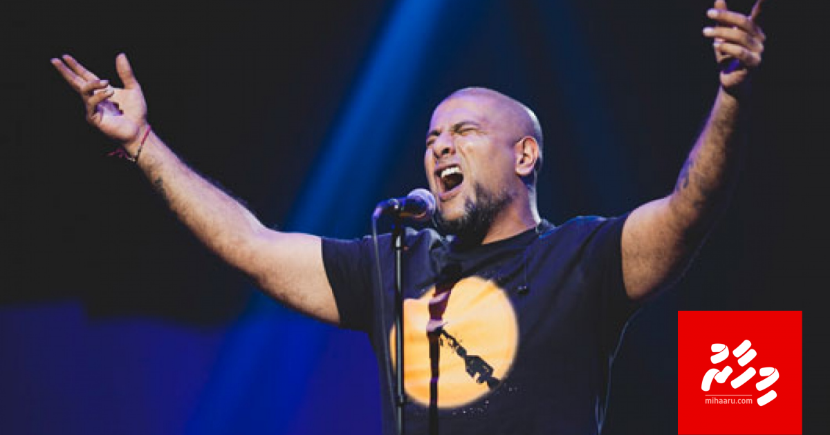 Cigarette buin huttaaleema adu reethivejje: Vishal Dadlani