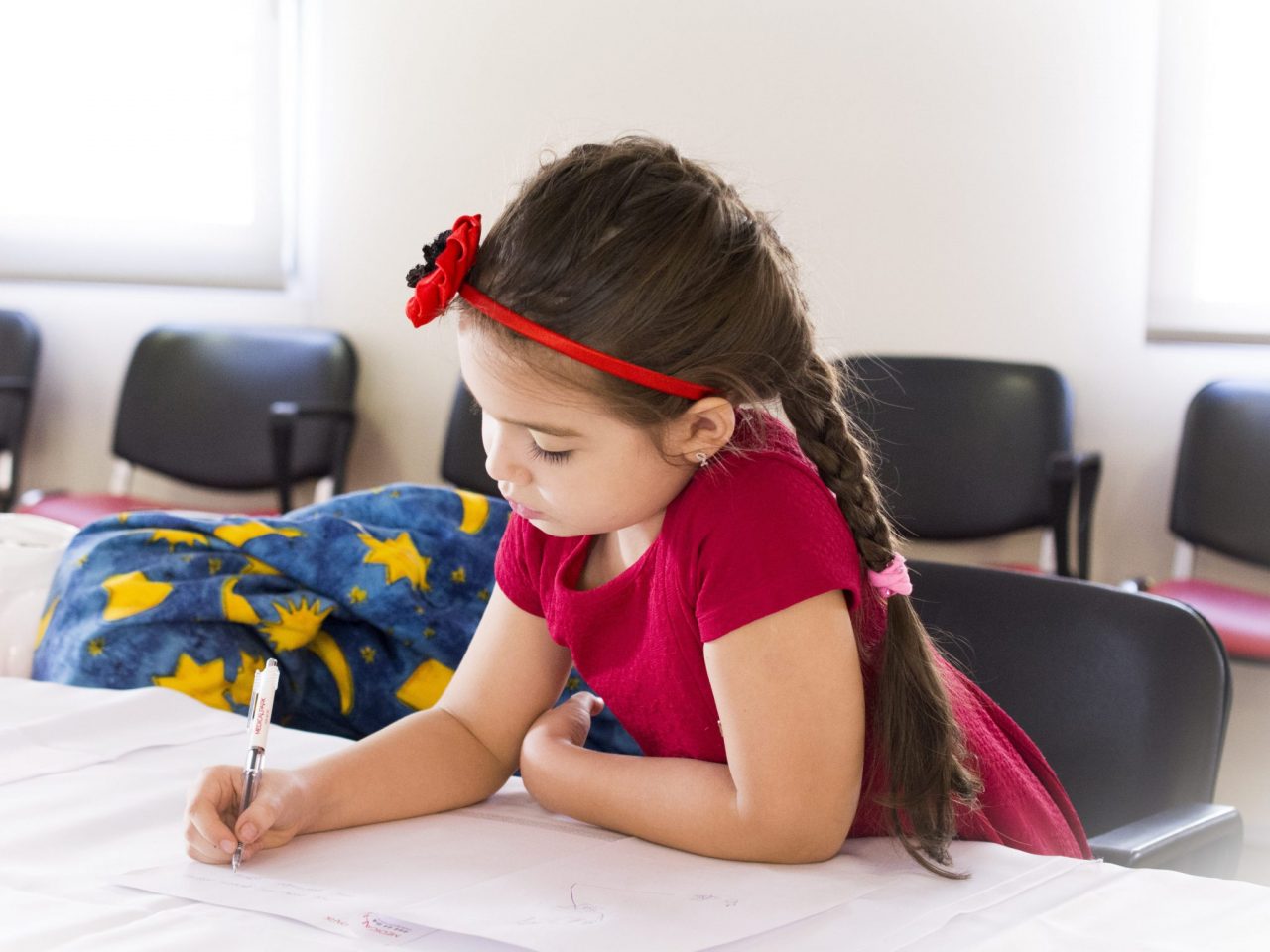 https://s3-ap-southeast-1.amazonaws.com/mindchamps-prod-wp/wp-content/uploads/2017/06/16142011/girl-kids-training-school-159782-e1499747574303-1280x960.jpeg