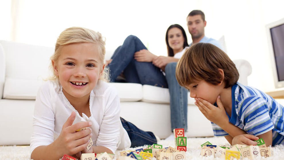 https://s3-ap-southeast-1.amazonaws.com/mindchamps-prod-wp/wp-content/uploads/2018/08/16212336/Parents-with-kids.jpg