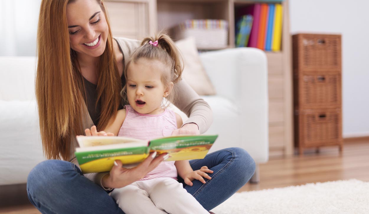 https://s3-ap-southeast-1.amazonaws.com/mindchamps-prod-wp/wp-content/uploads/2019/03/16221416/Mum-and-daughter-reading-1.jpg