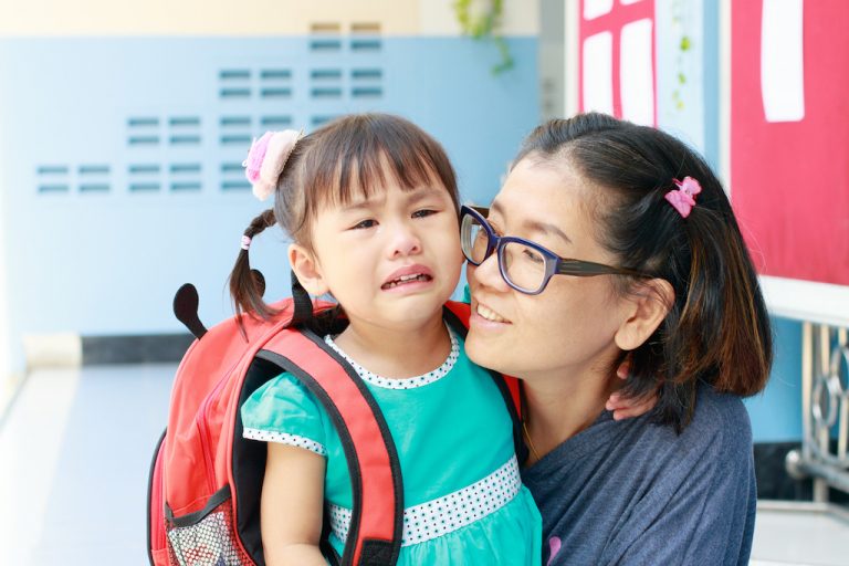https://s3-ap-southeast-1.amazonaws.com/mindchamps-prod-wp/wp-content/uploads/2019/09/16231507/Crying-preschool-child.jpg
