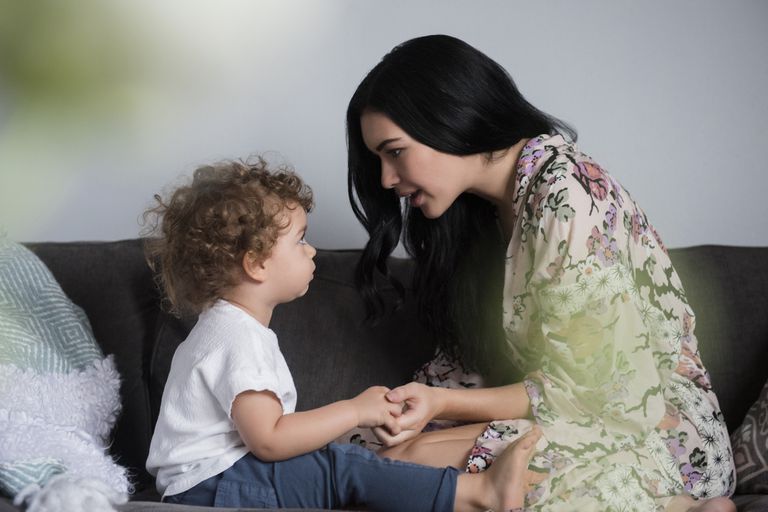 https://s3-ap-southeast-1.amazonaws.com/mindchamps-prod-wp/wp-content/uploads/2019/10/16231800/Mother-and-child.jpg