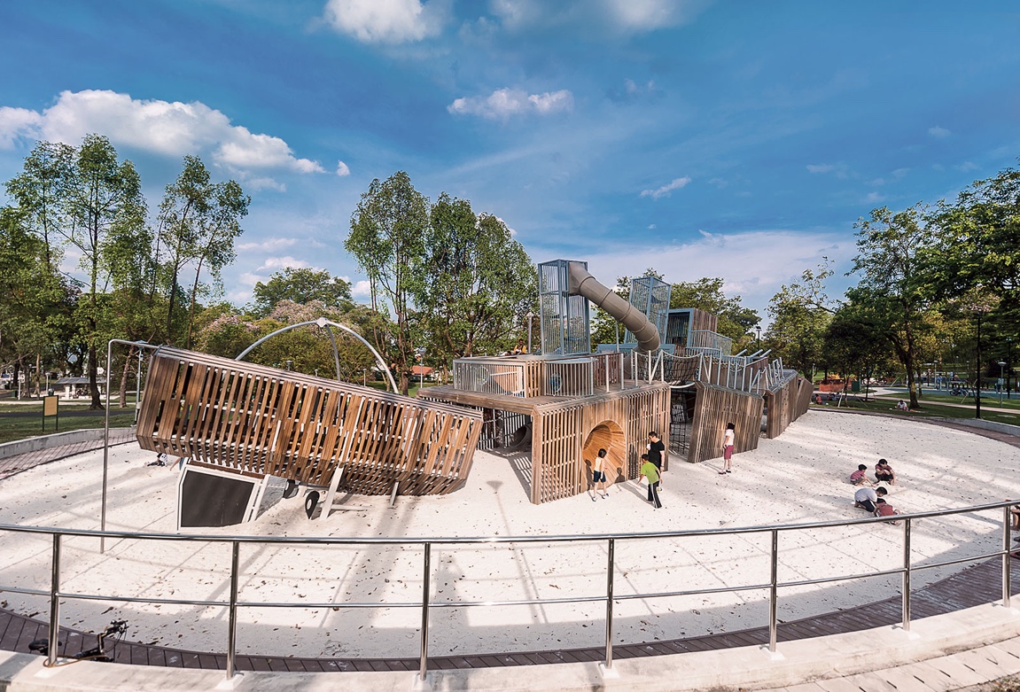 outdoor playgrounds in the north