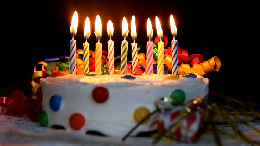 https://s3-ap-southeast-1.amazonaws.com/mindchamps-prod-wp/wp-content/uploads/2019/12/16232719/Birthday-Cake.jpg