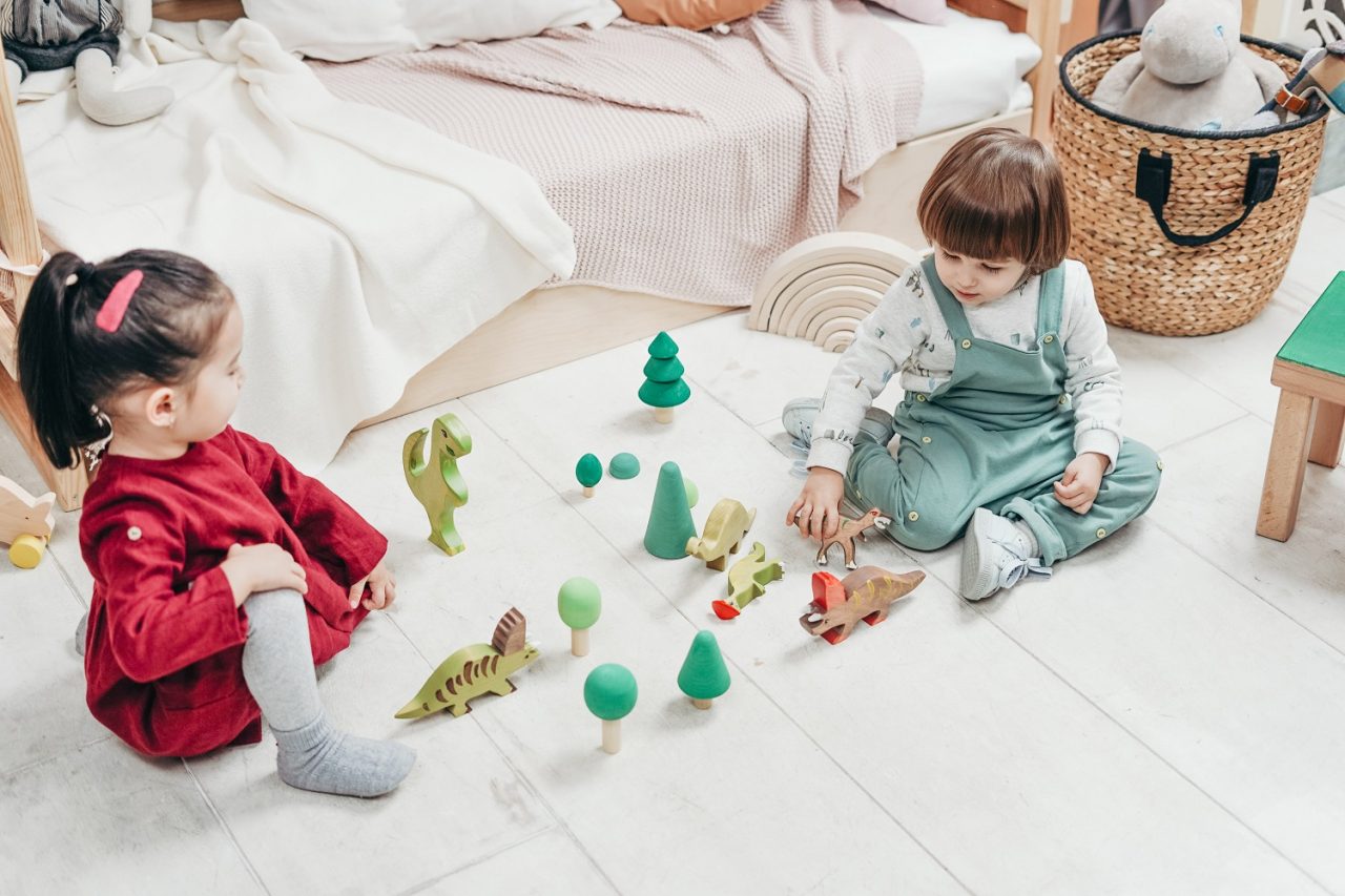 https://s3-ap-southeast-1.amazonaws.com/mindchamps-prod-wp/wp-content/uploads/2020/04/17100817/children-playing-wooden-toys-3661389-1280x853.jpg