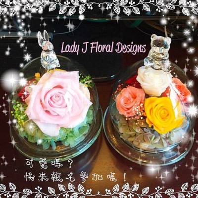 🔮🌹保鮮花水晶球興趣班🌹🔮

🌸Lady J Floral Designs十分感謝D2 Place 提供場地及Vintage Maze的細心安排。同時我們新增2個可愛花藝款式給大家選擇😉

🐰適逢復活節長假期來臨，本店將於3月22日（星期二）舉行