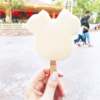 Minnie Popsicle with 🍓 ice cream🍦
.
.
.
#hkfood #hkdessert #hkfoodie #disneyland #disnyelandshanghai #mickey #goofy #weekendgateaway
