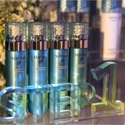 搽任何護膚品前，一定要先為肌膚打底。Sofina全新產品土台美容液，迅速滲透到角質層最深處，促進血液循環。同場加推全新活膚護理系列，採用了嶄新iTPS複合物，綜合性提升肌膚再生力！新產品3月1號有售！
#MissTiaraHK #followmisstiara #sofinahk #sofina #sofinaiP #土台美容液 #baseessence #newlaunch #hkbeauty #shoppinginspiration