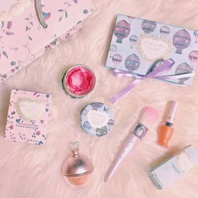 Ladurée Beauty 2016年春季化妝items. 個eye palette好靚😍

Source: @yuikoyoshizaki
#MissTiara #misstiarabeauty #lmladuree #laduree