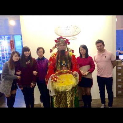 財神到賀，生意興隆

www.renguangdo.com