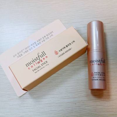 之前都用開Etude House嘅moistfull collagen系列，見佢今次新推出水足感～極效膠原高保濕精華棒，即刻去買嚟試試(^^♪

呢支精華棒用法簡單方便，妝前妝後作保濕用途，如果妝後用的話，先印乾淨面上餘粉，之後碌碌呢支保濕棒喺脫妝位置，再補粉，咁就會非常貼服！

另一個重點就係細細支袋喺手袋拎出街都好方便呀❤

sales姐姐仲話佢可以搽喺手指乾燥邊位添～😁
#etude #etudehouse #moistfull #collagen