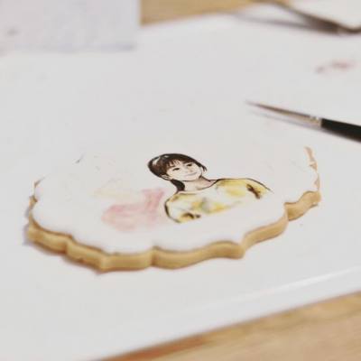 Royal icing cookie painting :) #W