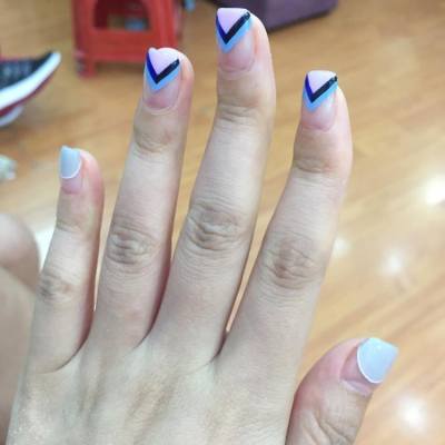New gel nail💅🏻💅🏻
平時最喜歡gel腳甲😻
因為方便著夏日炎炎著涼鞋
唔會太單調可以襯下
今日再次北上第一次整手
去左羅湖城其中一間
都有好多香港人幫襯
個間畫花係由男士做👦🏻
但唔好睇小佢地😌
佢地不知畫得幾細緻😏
真係比個叻佢地👍🏻👍🏻
今次整左130蚊人仔😁
不過有朋友話係東門50蚊就得
下次一定要再去試下😽

#我想返工去shopping #nail