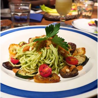 Spaghetti with zucchini and tomatoes in pesto sauce which is very healthy, both good for lunch and dinner 
#likes4likes #foodie #instafood #hkfood #followme #foodblogger #foodlover #hkfood #foodphoto #tasty #loveeating #onthetable #foodpics #foodstyling #getinmybelly #topcitybiteshk #foodporn #相機食先 #手機食先 #好味 #foodstagram #foodgasm #foodsharing #nomnom #all_shots #uhkphoto #uhkfood 
#wwkfood #zucchini #spaghetti