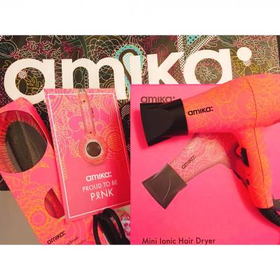 感謝 amika 邀請 出席 💕event Party & 粉紅革命癌症基金會🌷、又收到 amika 限量版粉紅禮
品 Thanks amika。
由10月至11月期間、amika 參與由癌症基金會舉辦既粉紅革命慈善活動、凡於粉紅革命活動期間到 amika 各分店購買粉紅色限量版 Power Cloud 修護及順滑風筒、部份收益就會捐俾癌症基金會粉紅革命、以支持佢地既免費乳癌支援服務💕💕💕💕💕
粉紅購物:
http://amika.com.hk/pink/

#amika #amikahk #proudtobepink #amikahongkong #facessshk #amikaxproudtobepink #pink
#amike  #Facesss 
#HarbourCity  #loveamika  #amikahk