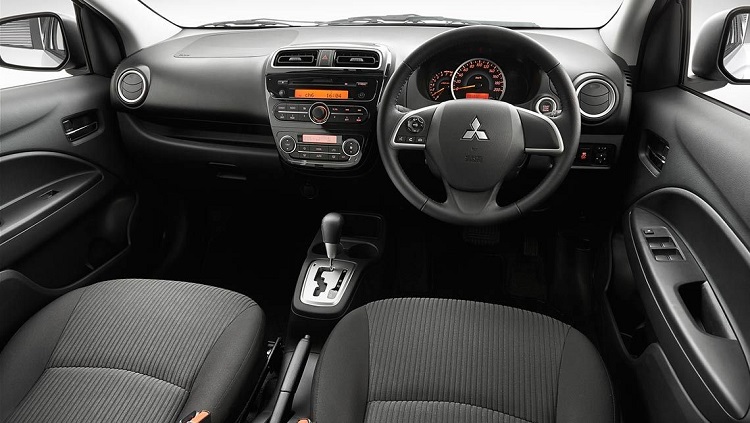 interior-mitsubishi-mirage