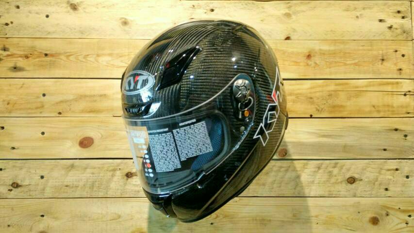 Cara Mengecat Helm Motor Mudah, di Rumah Saja Bisa! kyt full face carbon