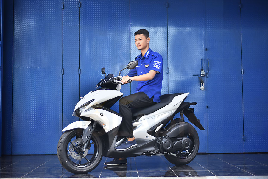 Yamaha Aerox 155 Vs Honda Vario 150, Mana Lebih Baik? Yamaha Aerox 155 VVA