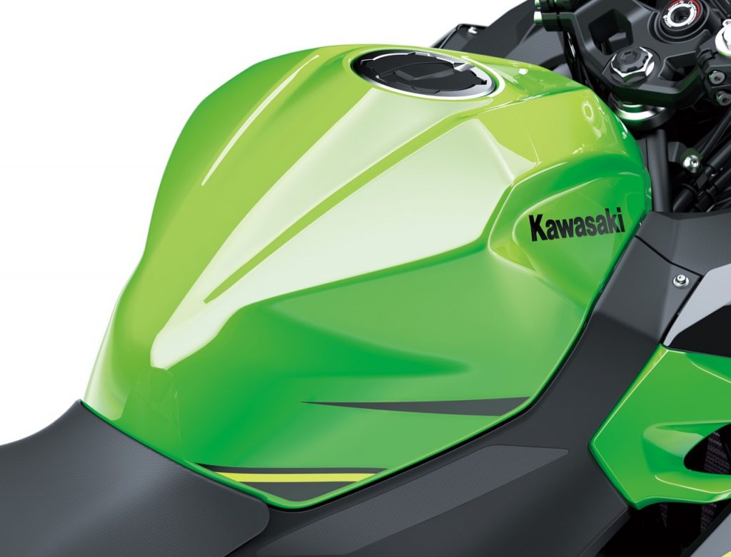 Review Kawasaki All New Ninja 250, Mesin Terbaru Tangki All New Ninja 250