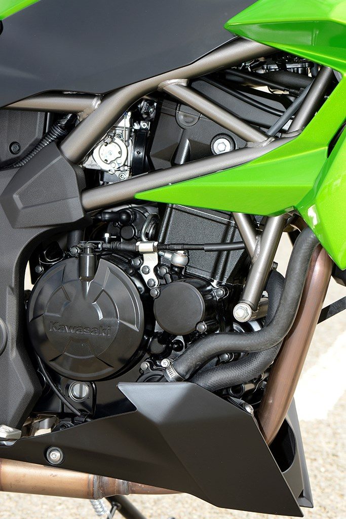 Review Kawasaki Z250SL Silinder Tunggal Yang Ganas Mesin Kawasaki Z250SL