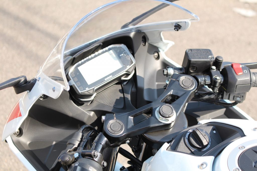Review Suzuki GSX-R150, Sport Fairing Andalan Suzuki tang Underyoke Suzuki GSX R150