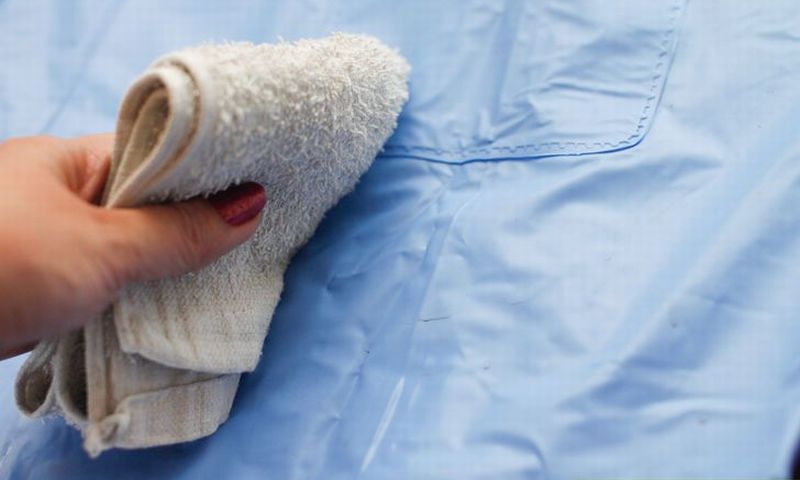 5 Cara Merawat Jas Hujan Supaya Awet cara merawat jas hujan