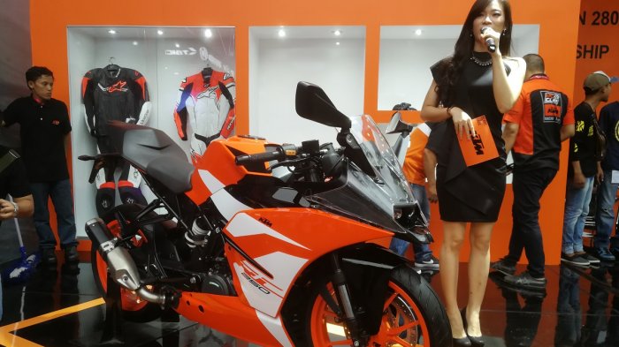 KTM RC 250 SE Knalpot Samping Mejeng di PRJ 2018, Powernya Lebih Nampol KTM New RC 250 SE Dengan Knalpot Samping