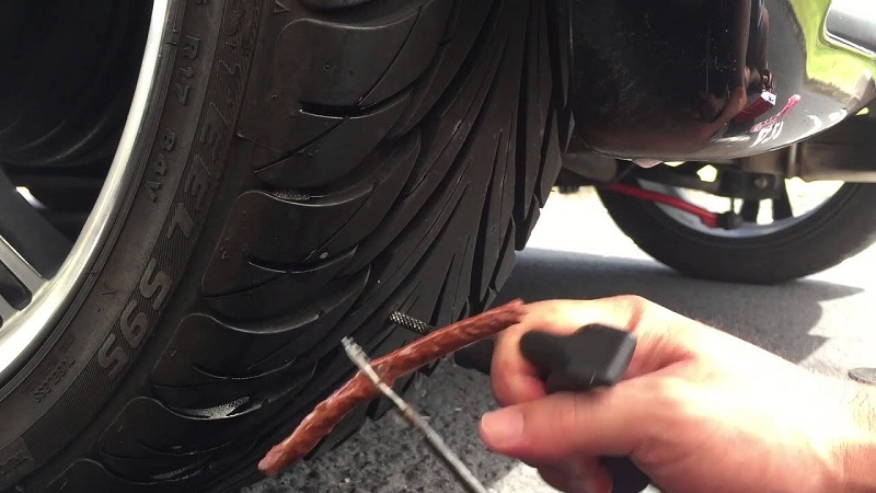5 Cara Menambal Ban Tubeless Sendiri, Mudah Loh! cara menambal ban tubeless