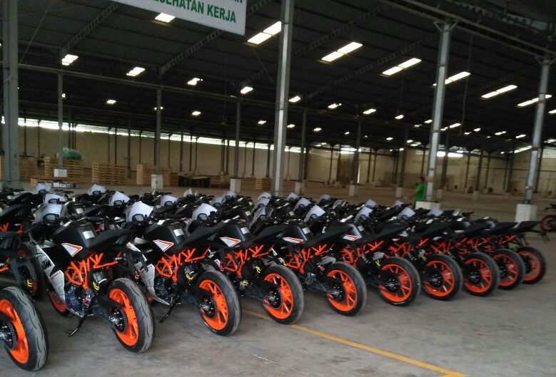 Performa KTM yang Membius, Solusi Jika Bosan Motor Jepang Gudang Sementara Yang Berada Di Gresik - Jawa Timur, Selagi Proses Pembangunan