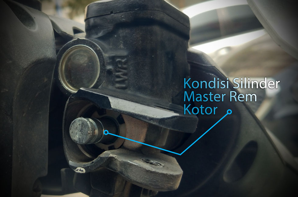 Tuas Rem Cakram Keras? Jangan Anggap Sepele! Akibatnya Bisa Fatal Salah Satu Penyebab Tuas Rem Cakram Keras, Silinder Master Rem Terdapat Jamur/Kerak