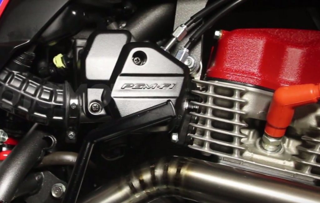 6 Cara Mudah Hemat Bahan Bakar di Motor Matic perhatika karburator