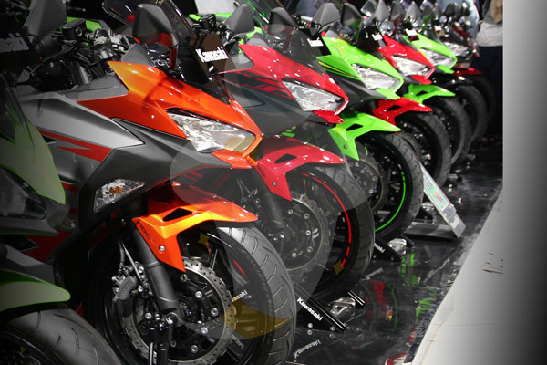 Kawasaki Ninja 250 MY2019 Rilis Di IMOS 2018, Fitur Pionir Di Kelasnya! Varian Kawasaki Ninja 250 MY2019
