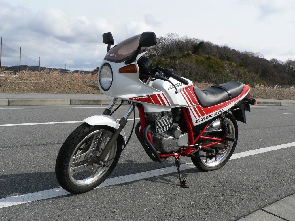Tips Memilih Ban Motor yang Baik buat Motor Kesayangan Honda CBX125F