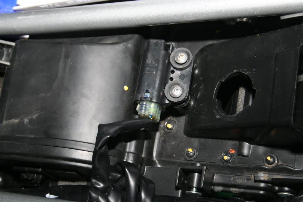 5 Fitur Motor yang Bikin Berkendara Makin Aman, Praktis Banget Sob! lean angle sensor